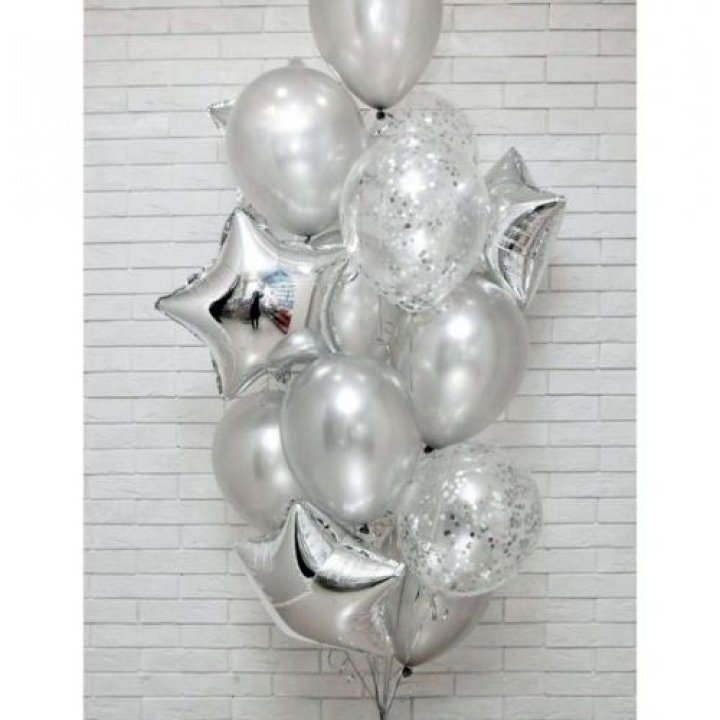 Фонтан шаров "Сильвер мун" в Сургуте