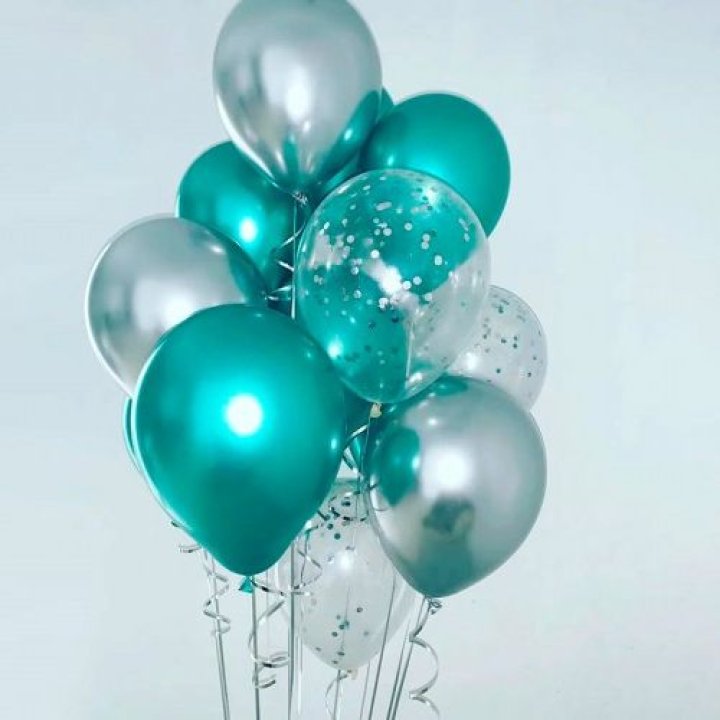 Фонтан шаров "Изумрудный" в Сургуте