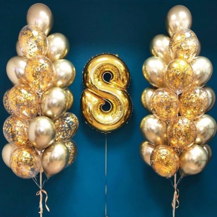 Цифра с фонтанами шаров  в Сургуте