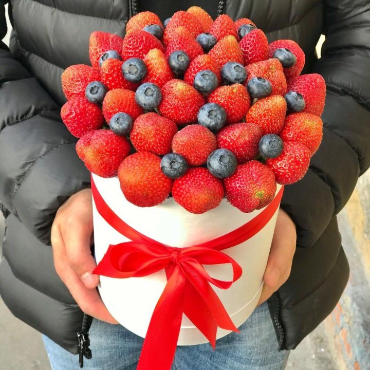Клубничный бокс №3 в Сургуте