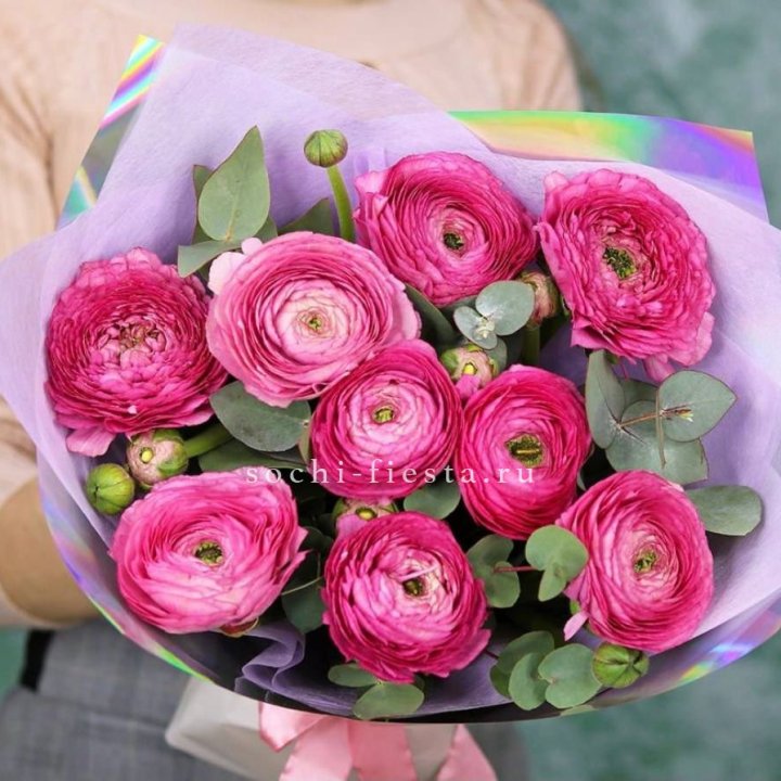 Ранункулюсы с эвкалиптом №2 в Сургуте