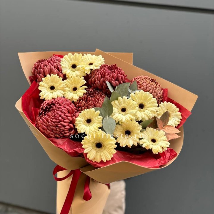 Букет гербер и хризантем Бигуди в Сургуте