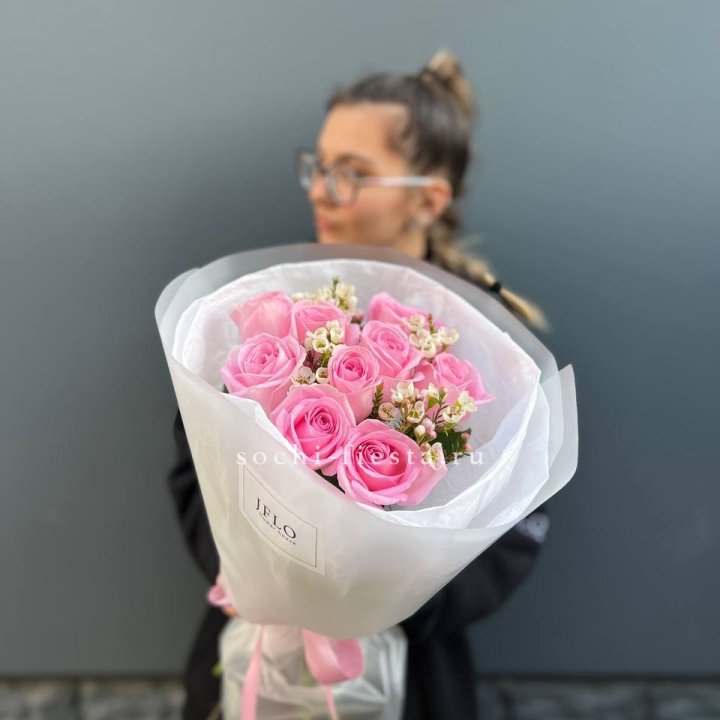 Букет розовых роз  в Сургуте