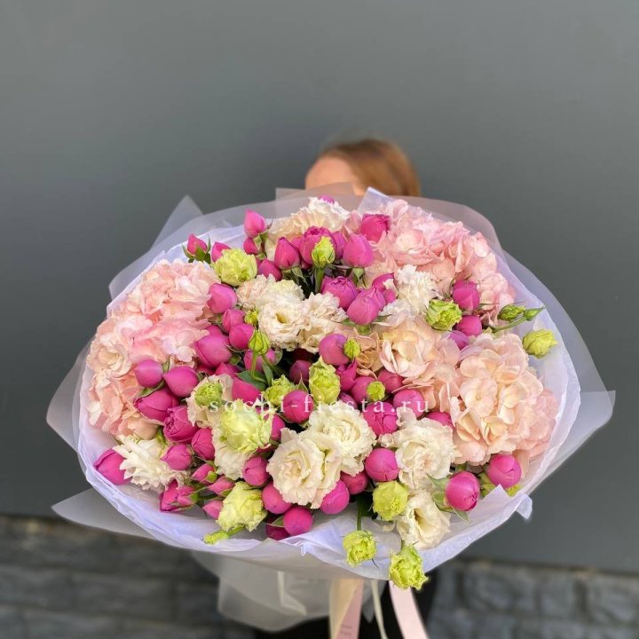  Букет  гортензий и Мисти в Сургуте