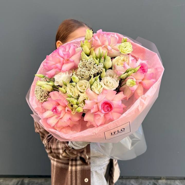 Букет "Розы с эустомой" в Сургуте