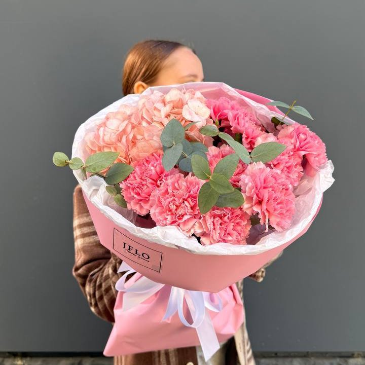 Дуо диантусы и гортензия в Сургуте