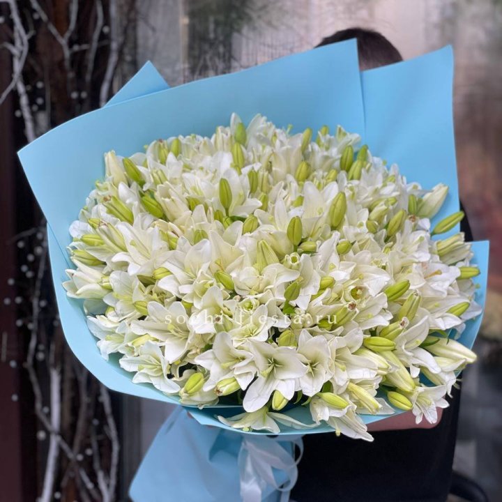 51 лилия в оформлении в Сургуте