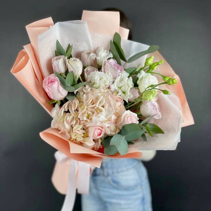 Букет с гортензией "Клодс" в Сургуте