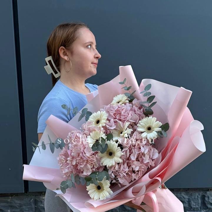 Букет "Знак любви" в Сургуте