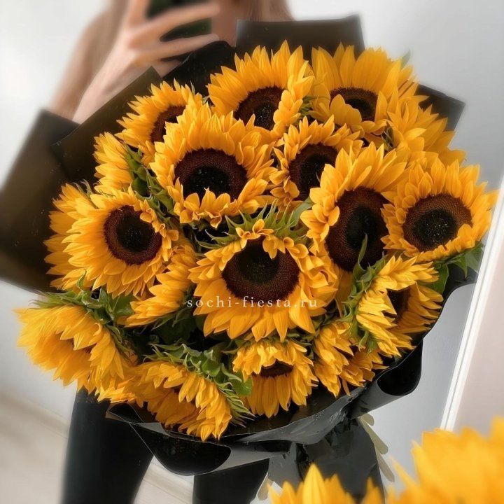 Букет подсолнухов "Гига" в Сургуте