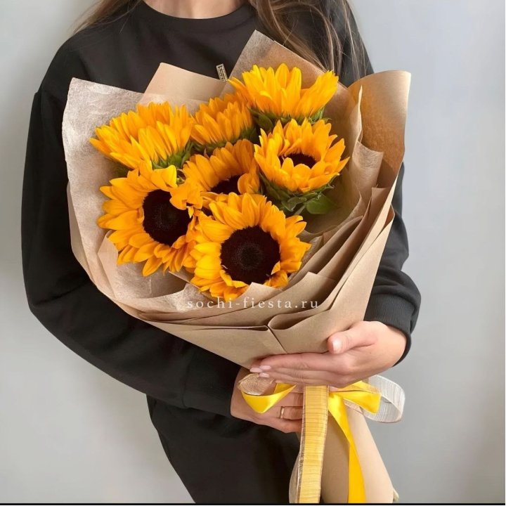 Букет из подсолнухов в Сургуте