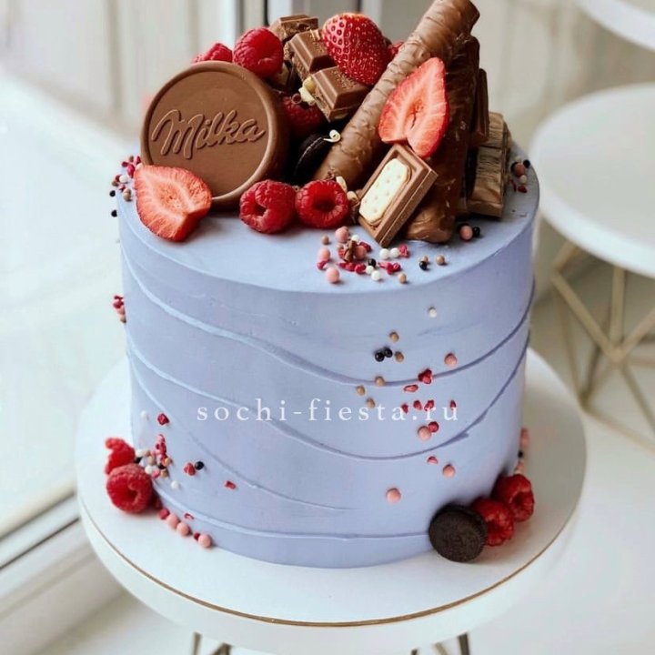 Торт "Milka's world" в Сургуте
