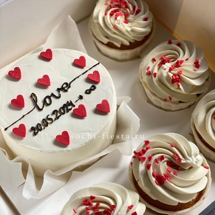 Капкейки и бенто-торт "Любимые" в Сургуте