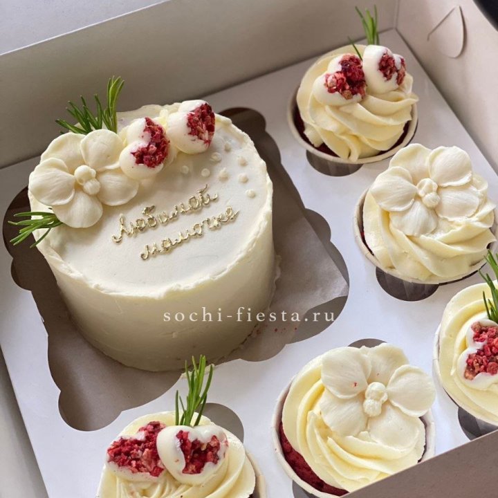 Капкейки и бенто-торт "Мамочке" в Сургуте