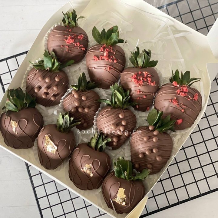 Клубника в шоколаде 12 ягод в Сургуте