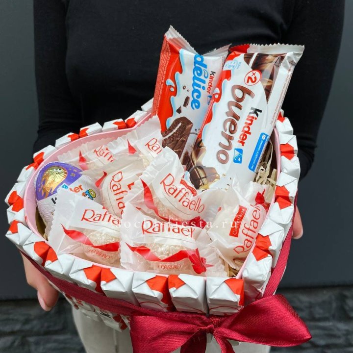 Подарочный набор сердце с Киндерами и Рафаэлло в Сургуте