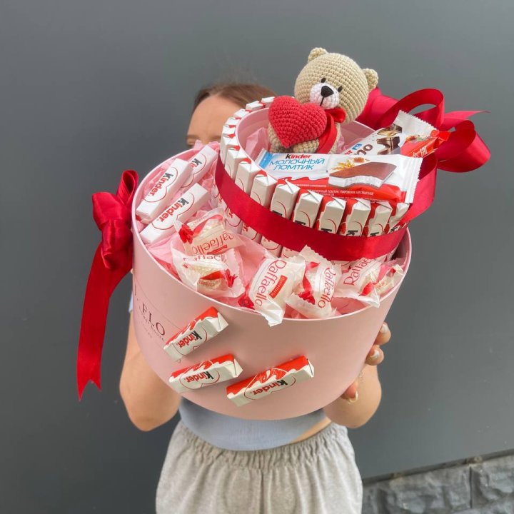 Бокс киндерами и раффаэлло 2 в Сургуте