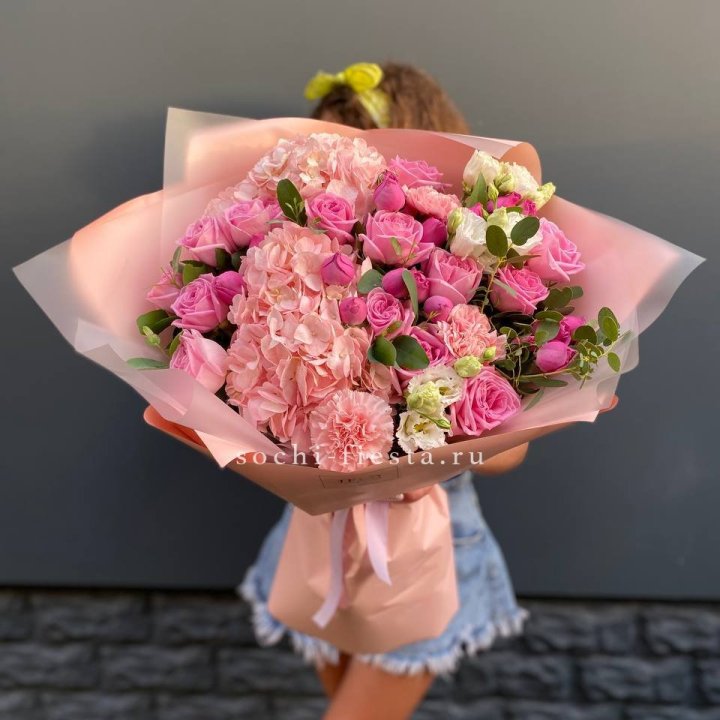 Авторский букет "Восторг" в Сургуте