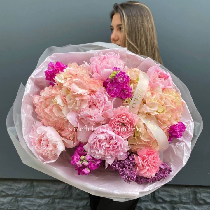  Букет "Фловер пионс" в Сургуте