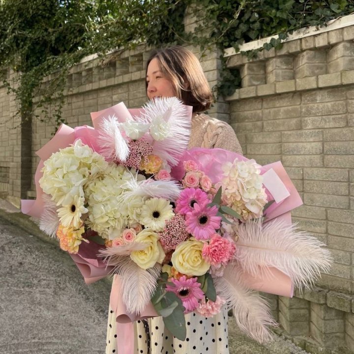 Дизайнерский букет "Валенсия" в Сургуте