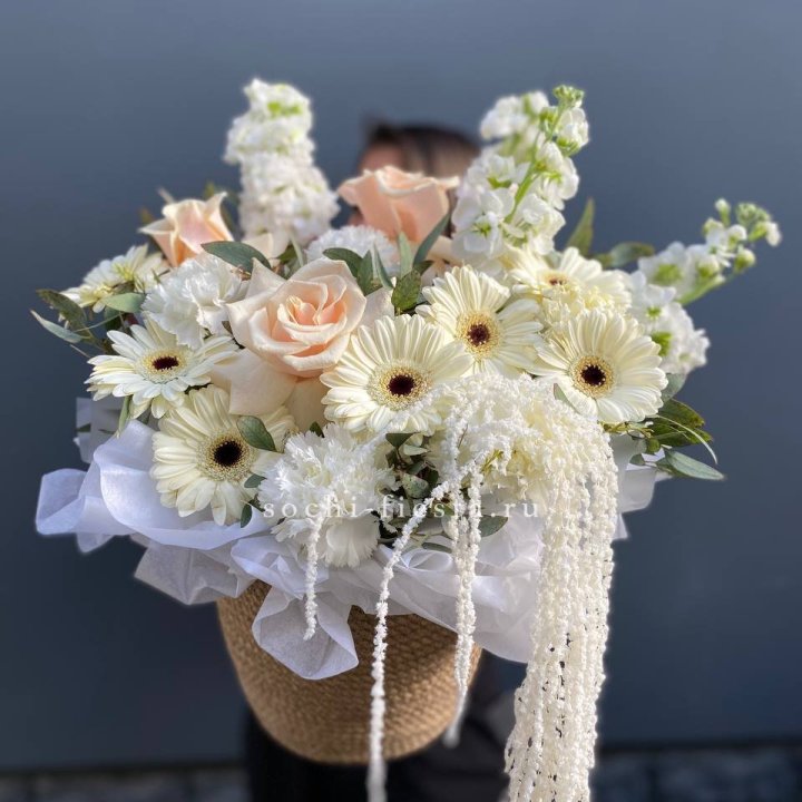 Цветы в джутовом кашпо "Валери" в Сургуте