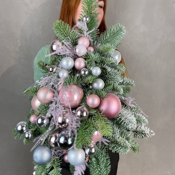 Новогодняя елочка "Розе голд" в Сургуте