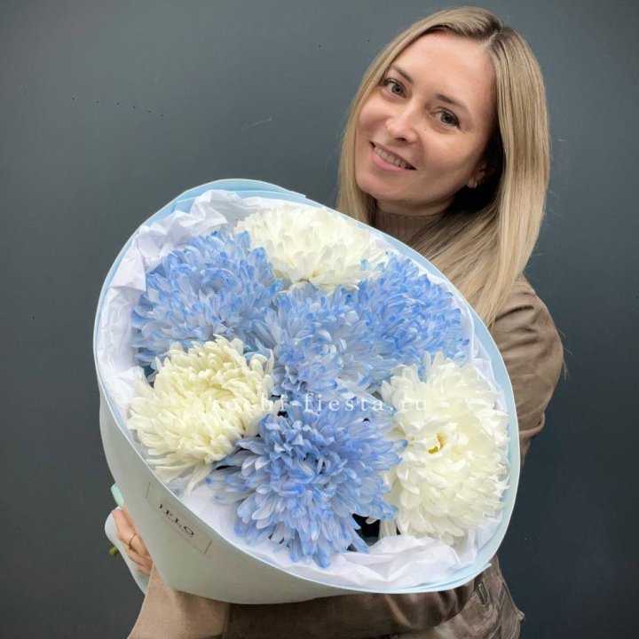 Букет из 7 хризантем  в Сургуте