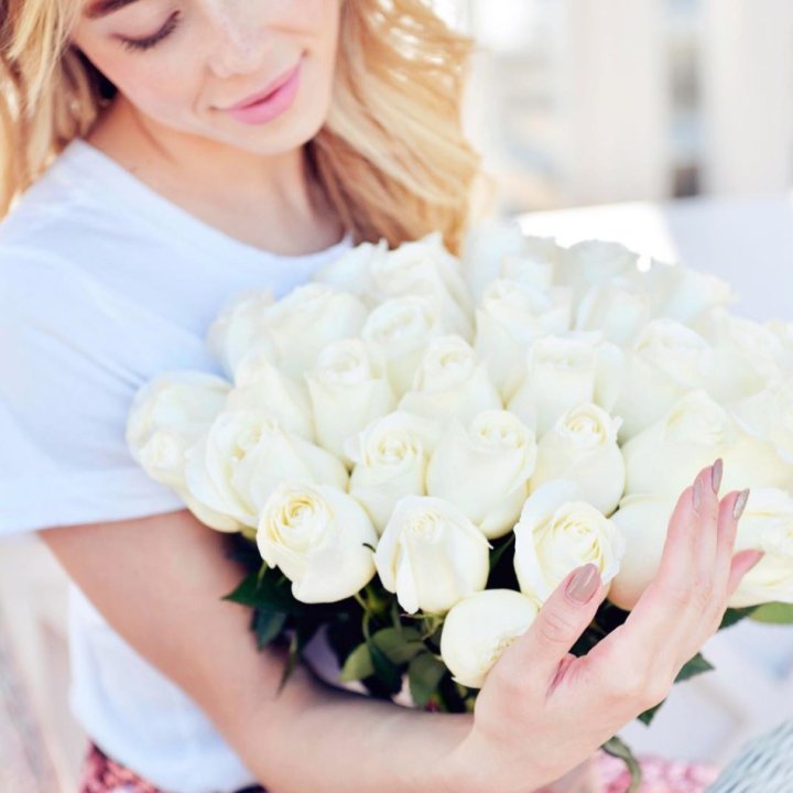 Букет высоких роз "Облака" в Сургуте