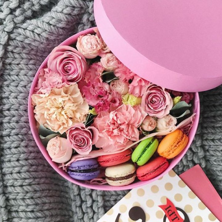 Цветочный бокс пинк в Сургуте