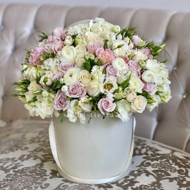 Цветочный бокс "Ловинг" в Сургуте