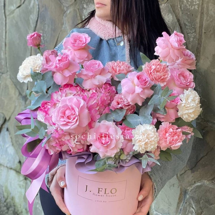 Цветочный бокс "Эсмиральда" в Сургуте