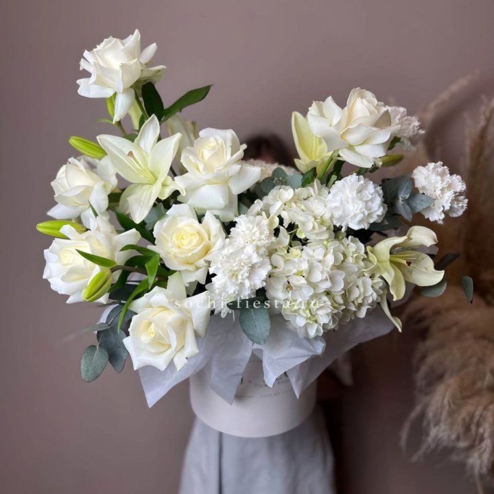 Цветочный бокс "Вайт дримс" в Сургуте