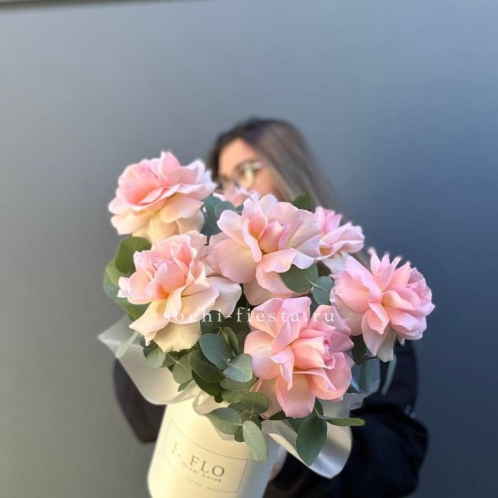 Французские роз в боксе в Сургуте