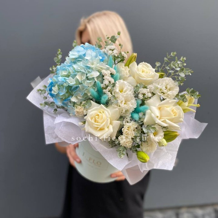 Цилиндр в голубых оттенках №1 в Сургуте