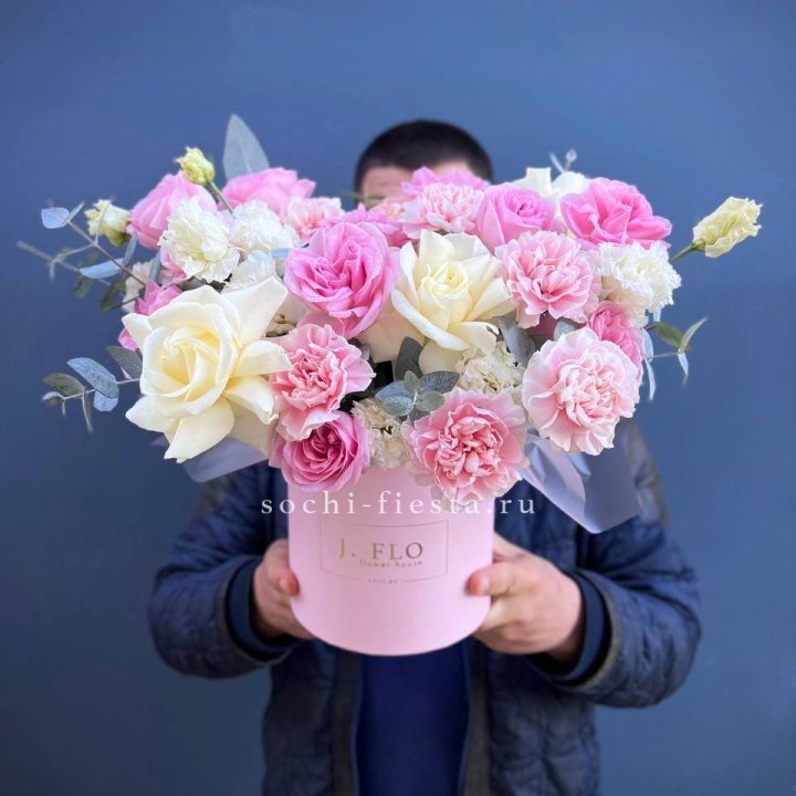 Цветочный бокс "Памела" в Сургуте