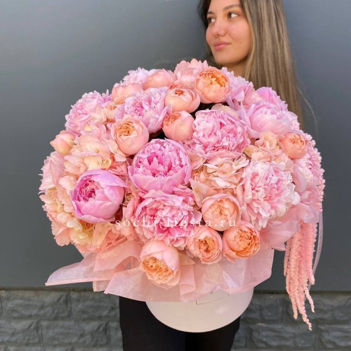 Коробка с пионами "Дабл фловер" в Сургуте