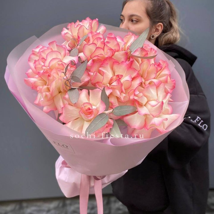 9 французских роз Джумилия в Сургуте