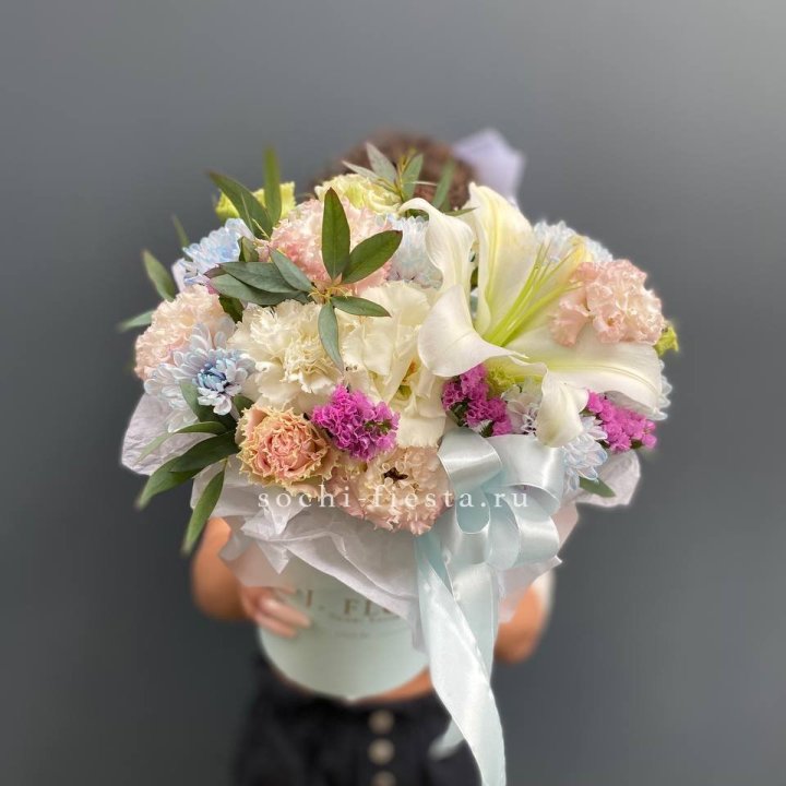 Дизайнерский цилиндр "Лилия" в Сургуте