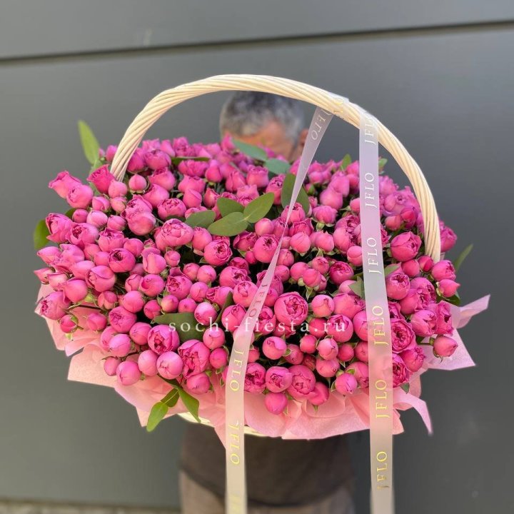 Корзина роз Мисти Баблс 101 в Сургуте