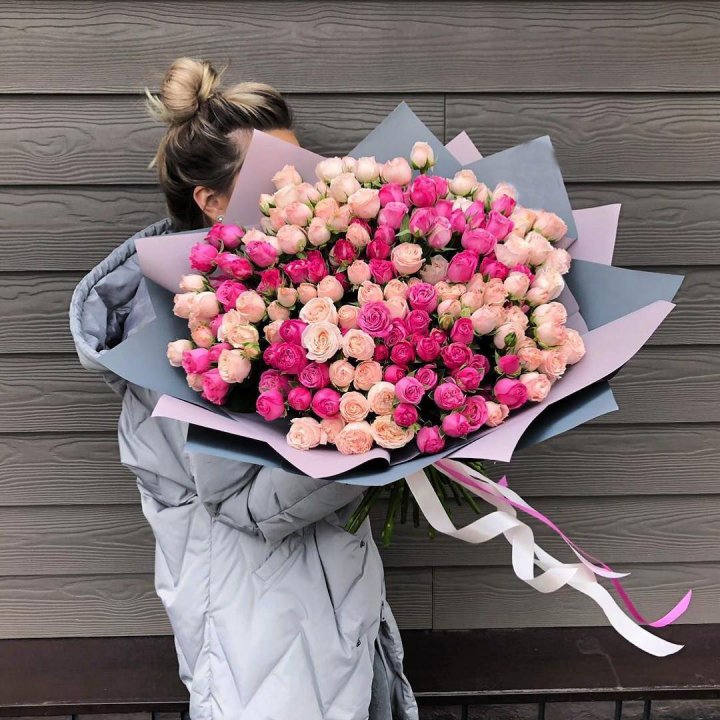 55 роз микс кустовых в Сургуте
