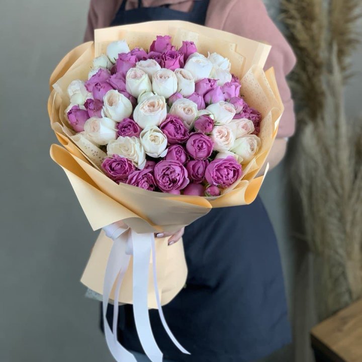 Букет кустовых роз Джулиана в Сургуте