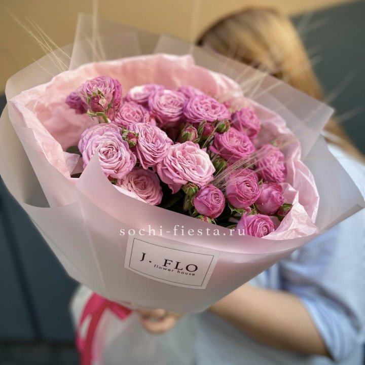 Пионовидные розы Мадам Бомбастик Pink в Сургуте