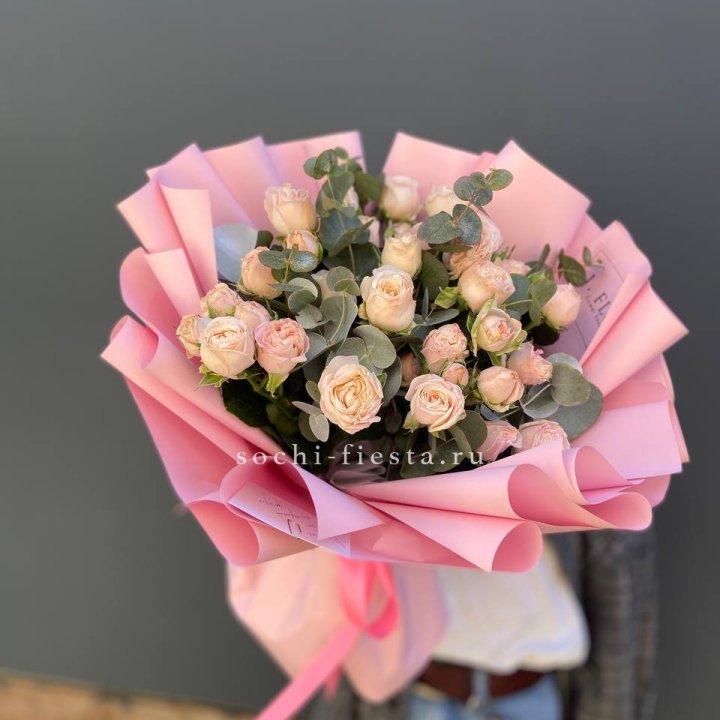 Букет пионовидных роз Cute Love в Сургуте