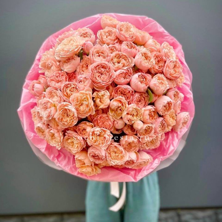 Букет кустовых пионовидных роз Джульетта "Принцесса" в Сургуте