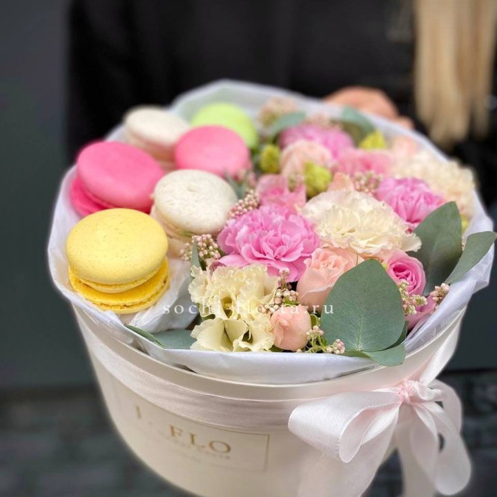 Бокс с макаронс Нежный в Сургуте