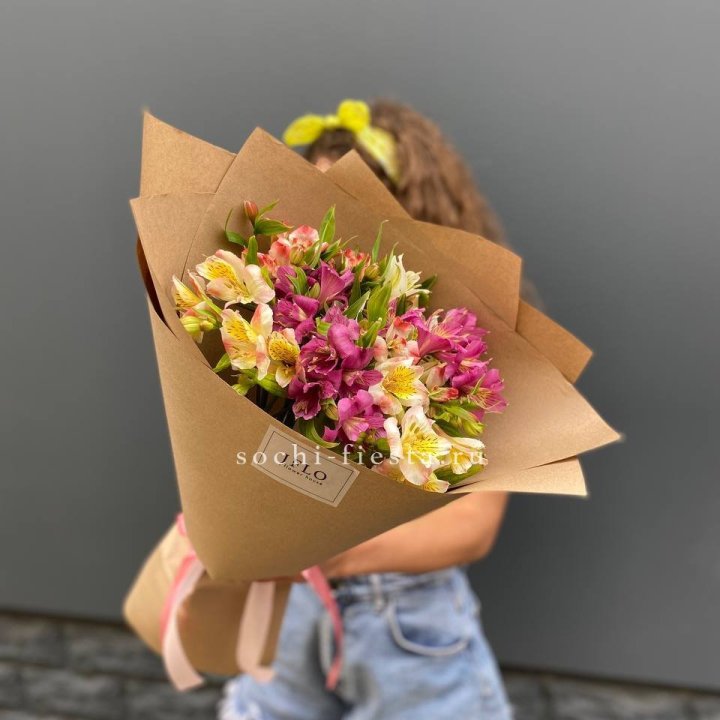 Альстромерии в крафте в Сургуте