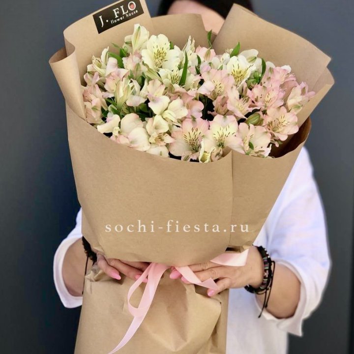 17  альстромерий в крафте в Сургуте