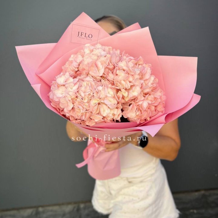 Букет гортензий "Крем" в Сургуте