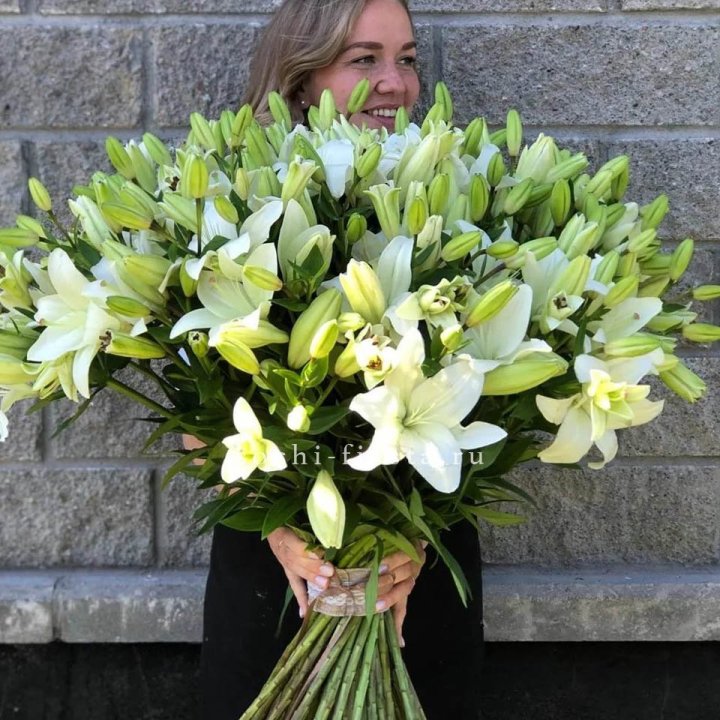 51 лилия в Сургуте