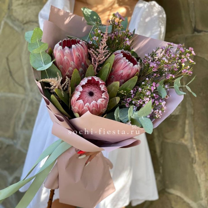 Букет из протеи "Клеопатра"  в Сургуте